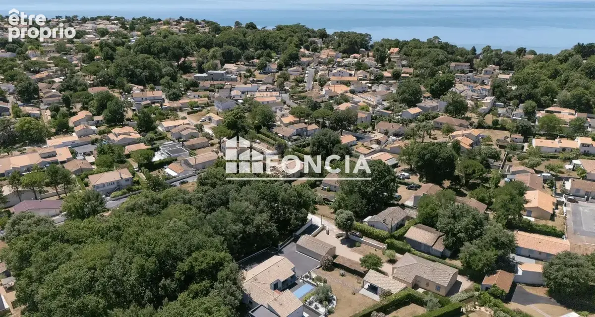Maison moderne de 2015 188 m² avec piscine et prestations complètes - photo 1