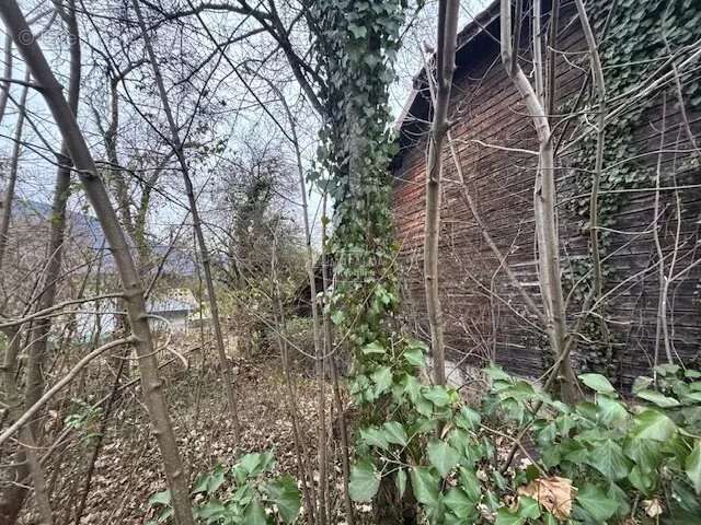 Terrain à BONNEVILLE