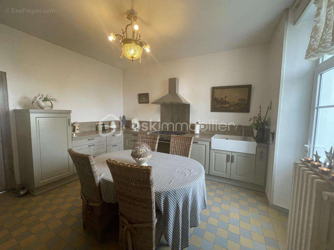 Maison à COMMEQUIERS