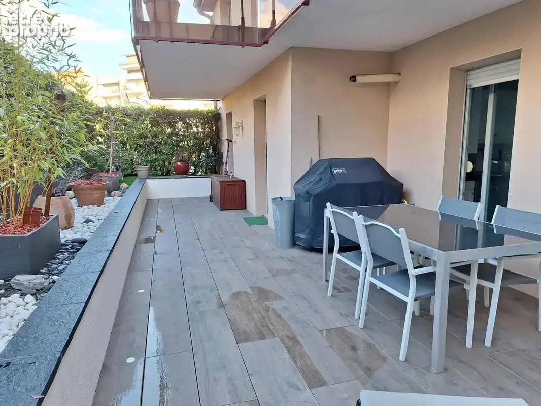 Prox port du canal dans residence de 2003 grand t5  de 101 m² avec terrasse/jardinet de 50 m² env. - photo 2