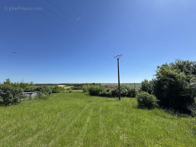 Maison à CHAMPAGNE-ET-FONTAINE