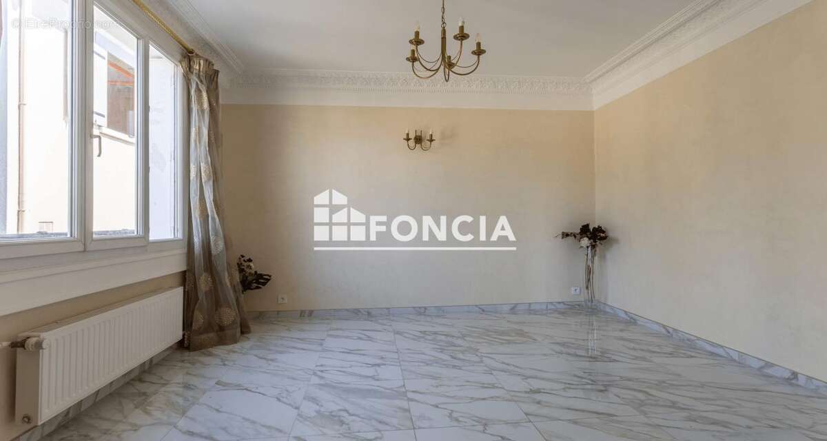 Maison à CHILLY-MAZARIN