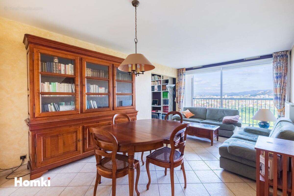 Appartement à MARSEILLE-8E