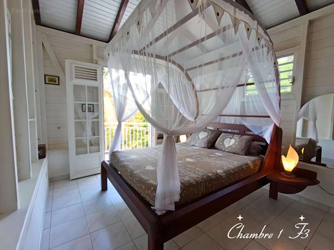 Maison à LES TROIS-ILETS