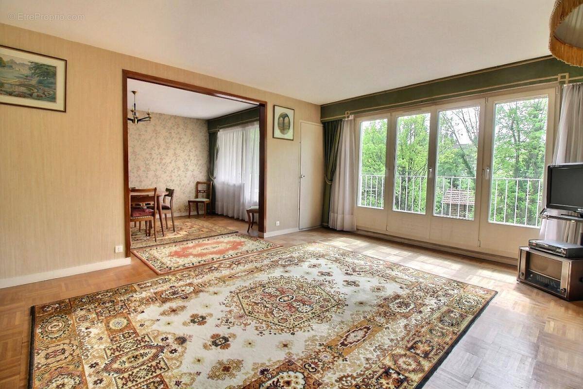 Appartement à BURES-SUR-YVETTE