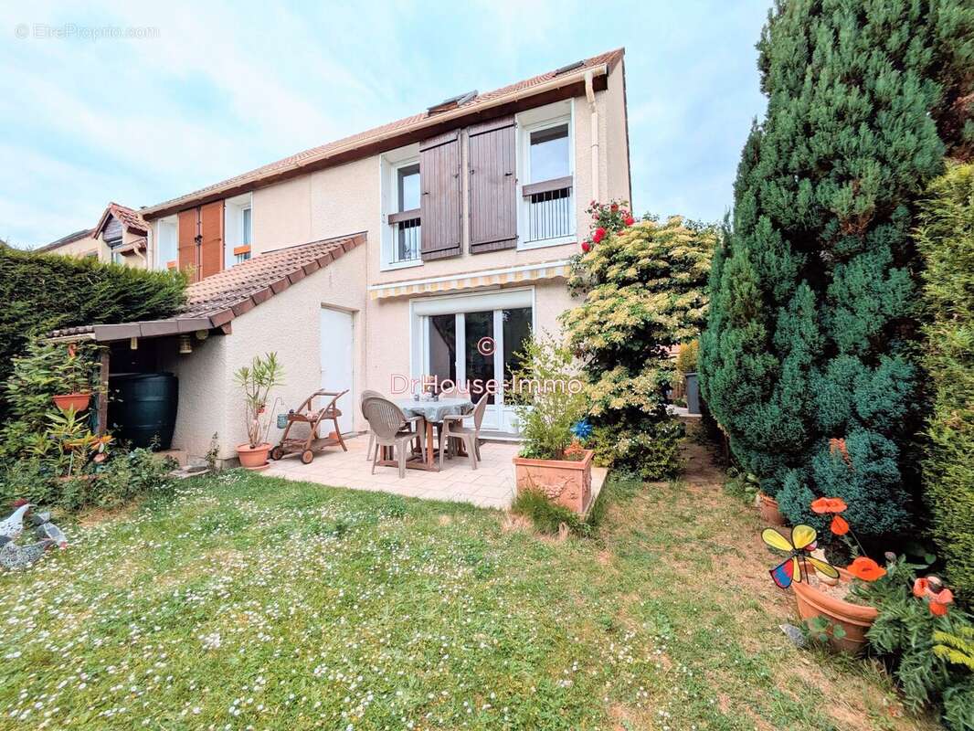Maison à JOUY-LE-MOUTIER