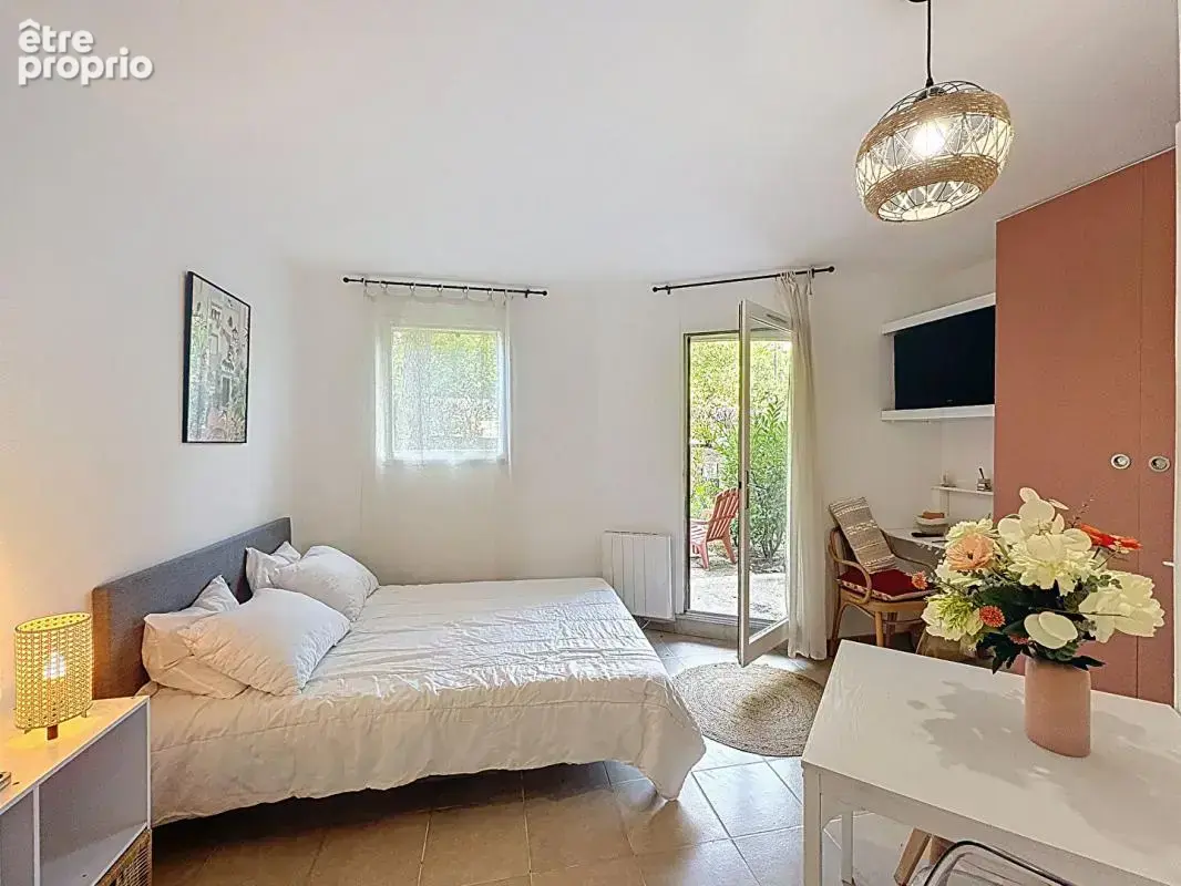 Appartement Greoux Les Bains / jardinet - photo 3