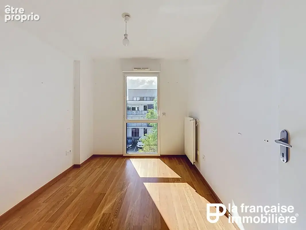 Appartement type 3- copropriete recente - centre - deux chambres - balcon - garage- montgermont - photo 4