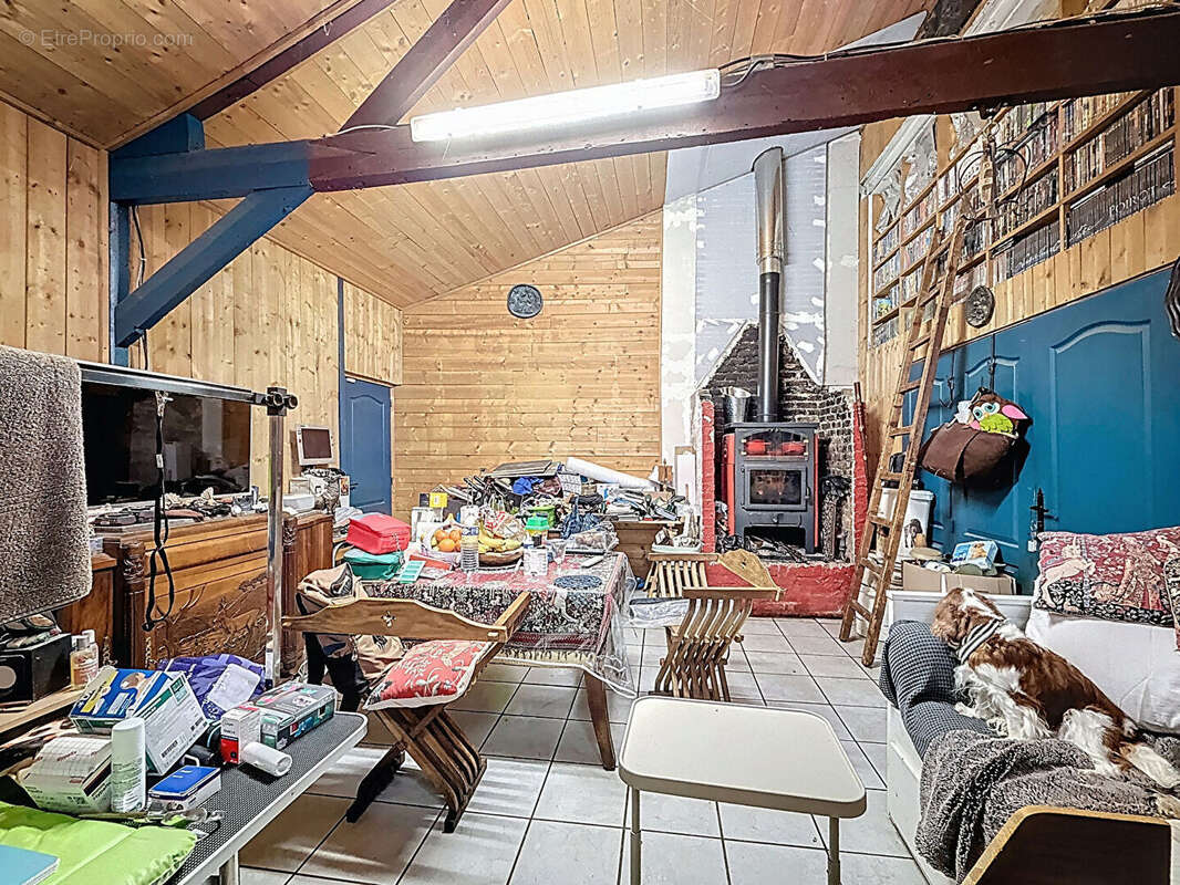 Montreuil, quartier solidarite- carnot proche des centres-villes de montreuil et de vincennes, bien atypique avec ateliers et ap - photo 3