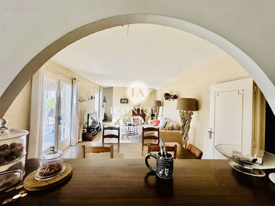 Maison à MOUGINS