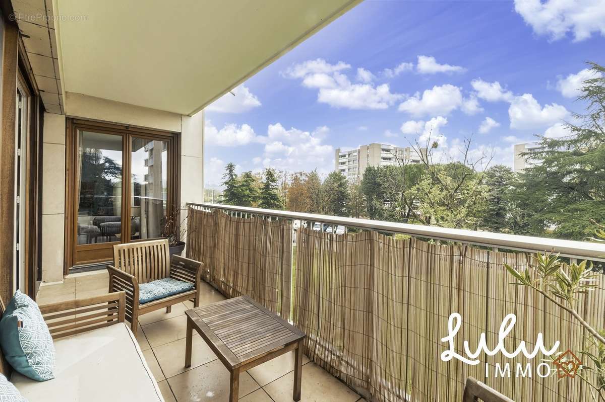 T5 135m2 avec balcons et place de stationnement – ECULLY - photo 5