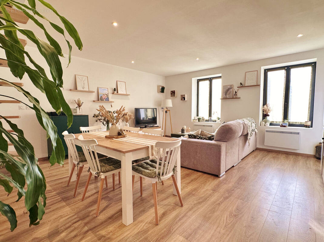 Appartement à SAINT-LAURENT-SUR-SAONE