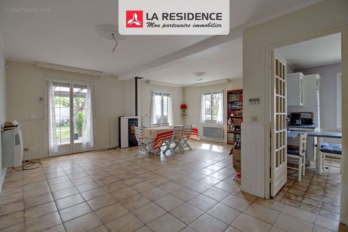 Maison à LES MUREAUX