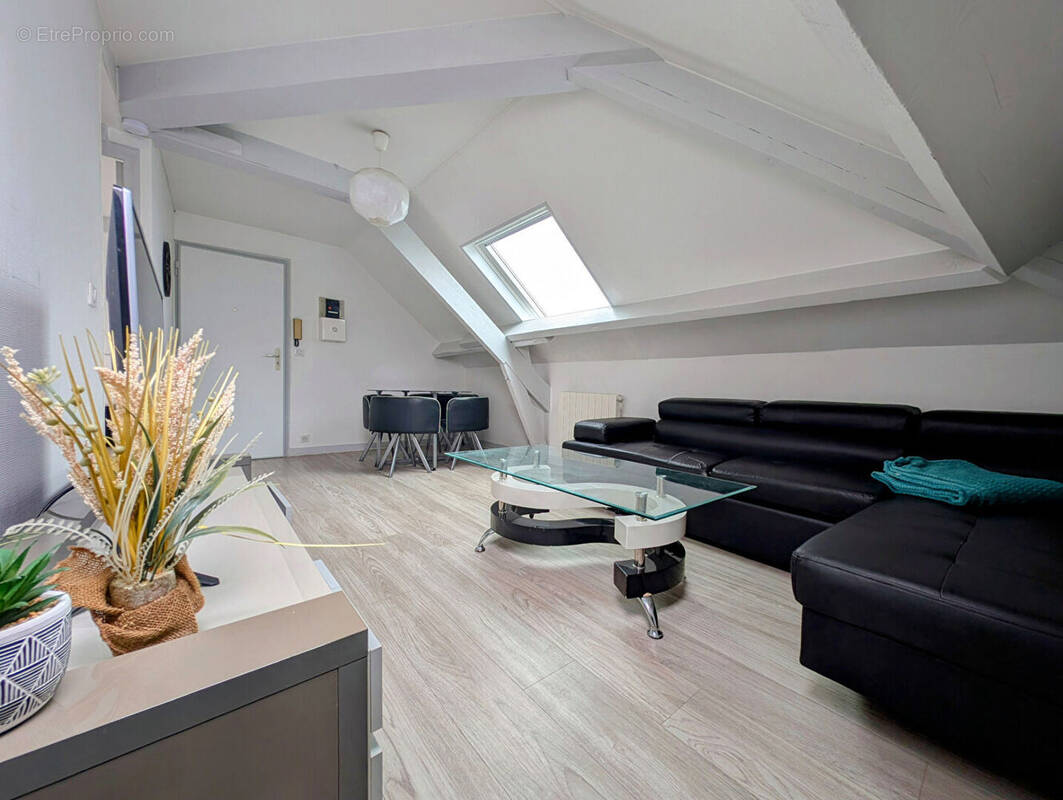 Appartement à SARTROUVILLE