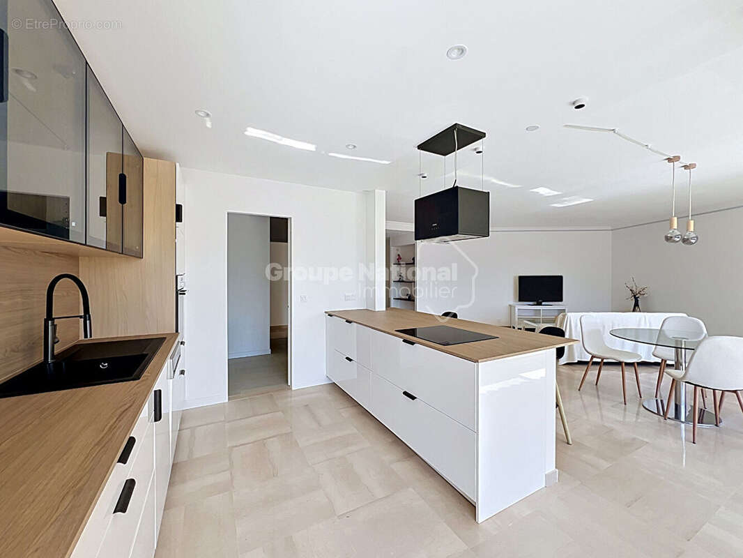 Appartement à MANDELIEU-LA-NAPOULE