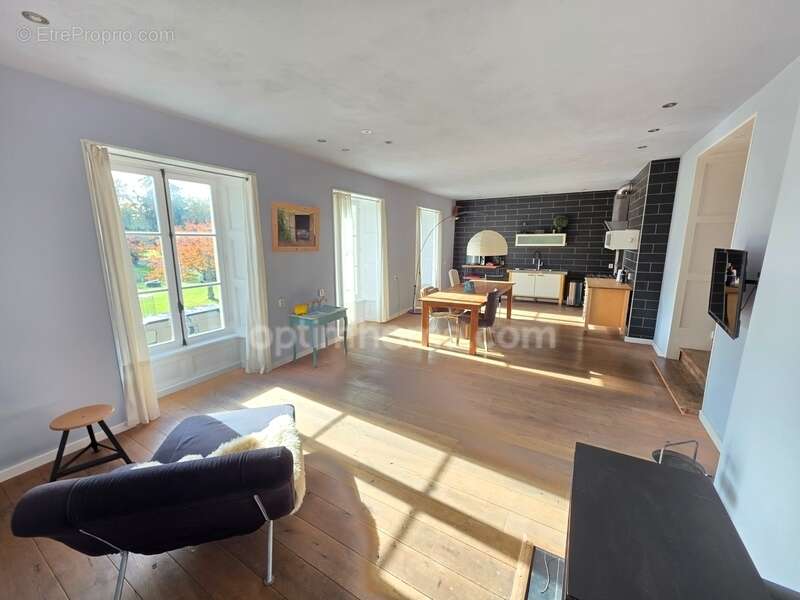 Maison à CHATEAUNEUF-LA-FORET