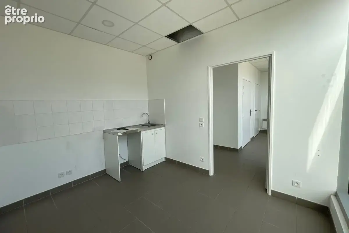 Local professionnel de 36 m² - Caluire-et-Cuire - photo 5