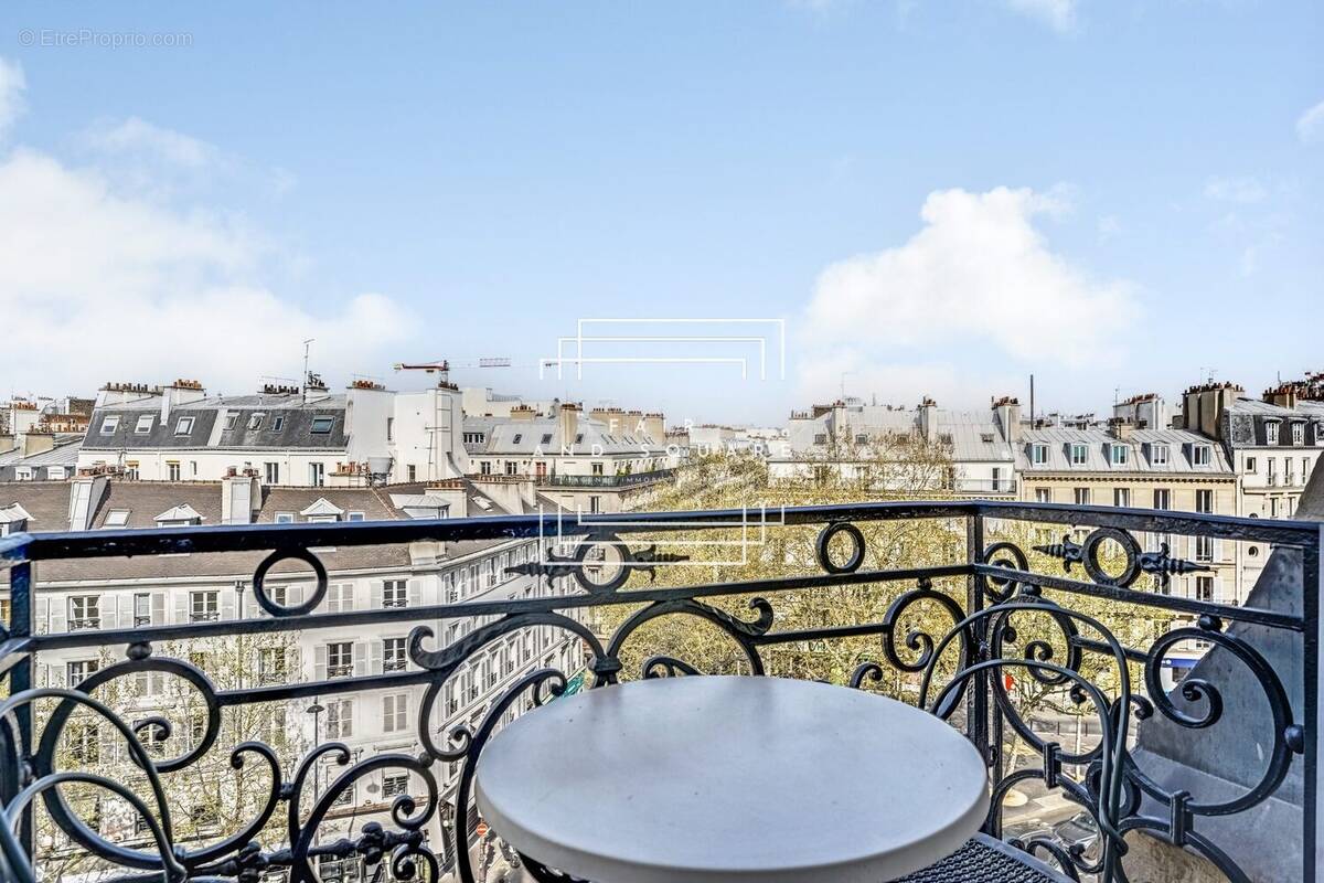 Appartement à PARIS-17E