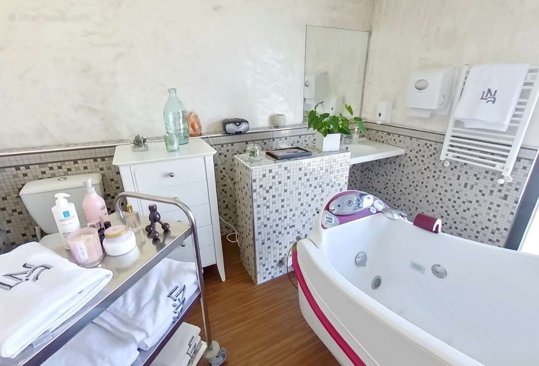 INVESTISSEMENT LOCATIF  Marseille 10  Résidence EHPAD La Villa des Poètes - 6.01% de rentabilité - photo 6