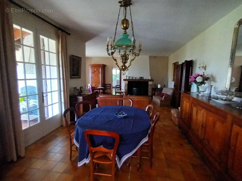 Maison à PORT-SAINTE-MARIE