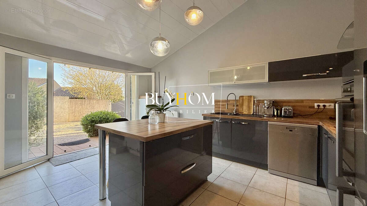 Maison à L'ISLE-SUR-LA-SORGUE