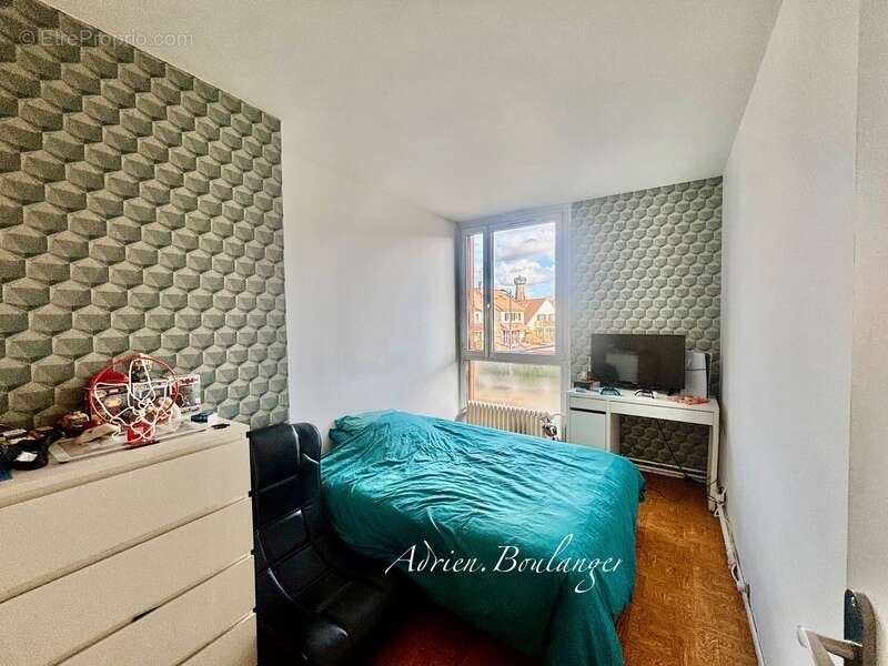 Maison à VAUX-LE-PENIL