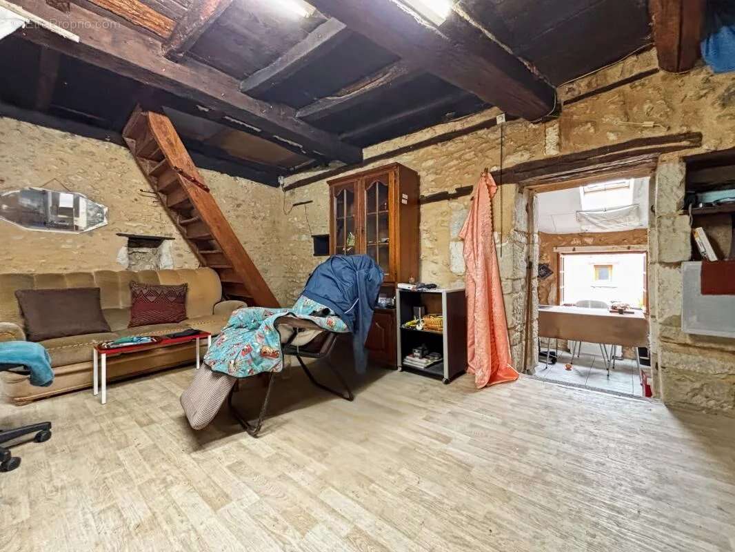Beau potentiel pour cette charmante bâtisse en pierre ! - photo 7