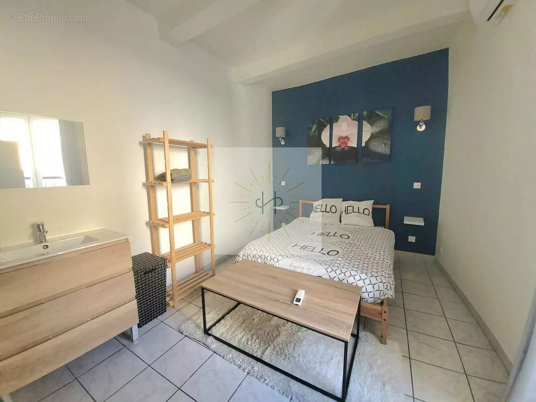 Appartement à ROCHEMAURE