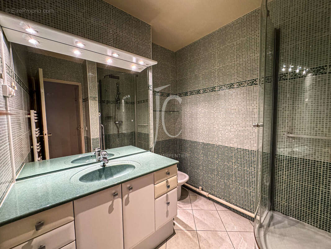 Appartement à PARIS-19E