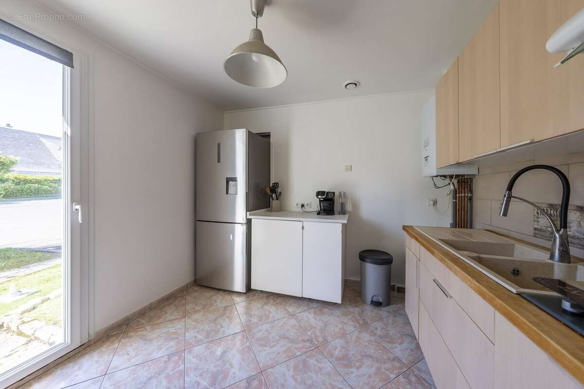 Maison à MONTCOURT-FROMONVILLE