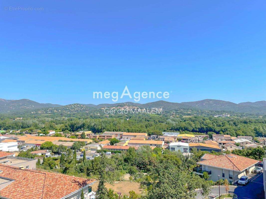 Appartement à COGOLIN