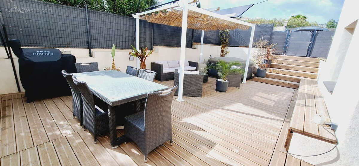 Maison à LE CASTELLET