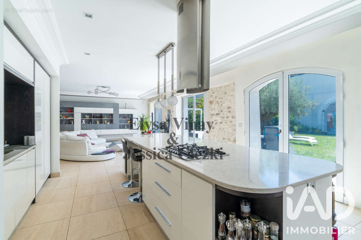 Maison 400 m² à Breuil-Bois-Robert  - photo 9