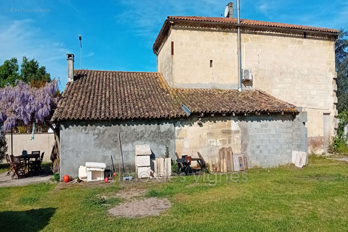 Maison à AMBARES-ET-LAGRAVE