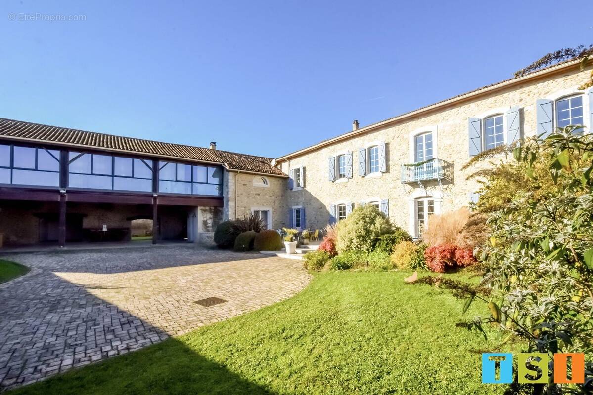Maison à AUSSON