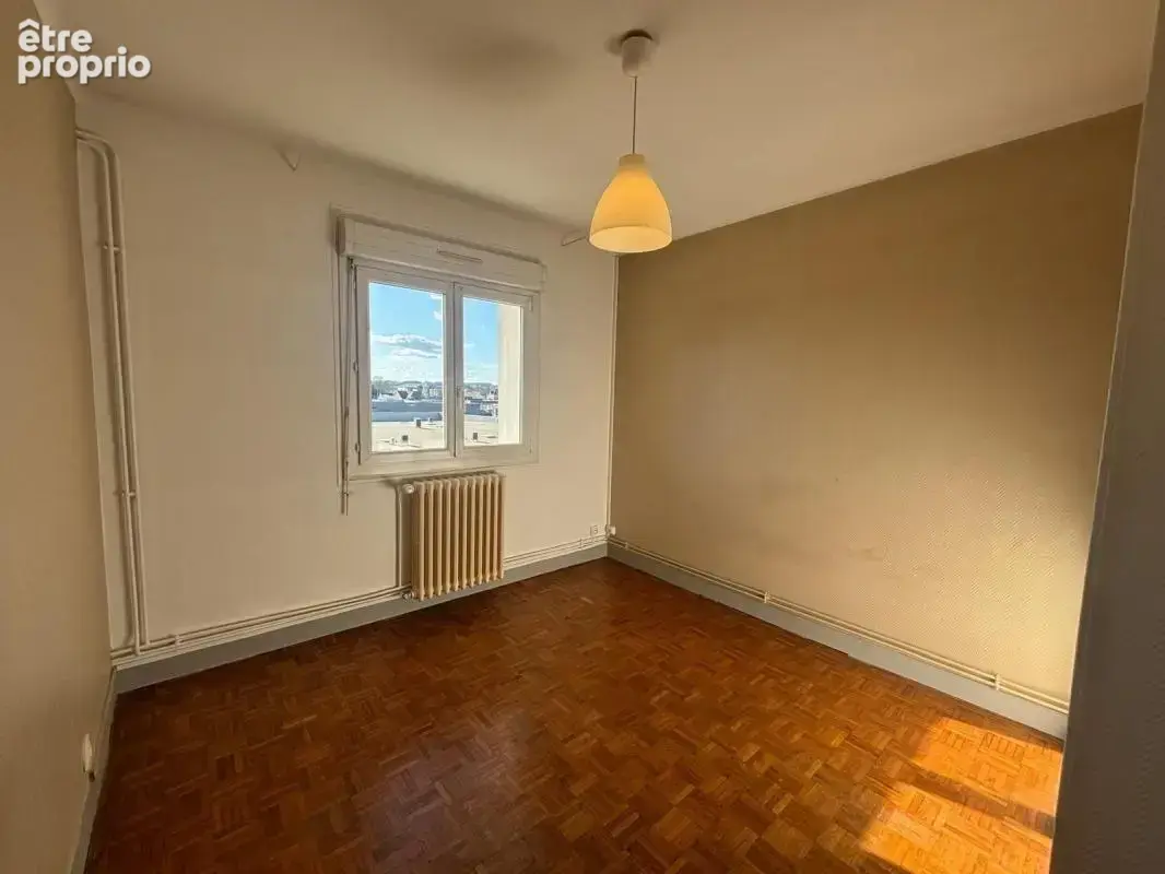 GRAY appartement T5 de 84 m², 2 balcons, garage, cave - photo 6