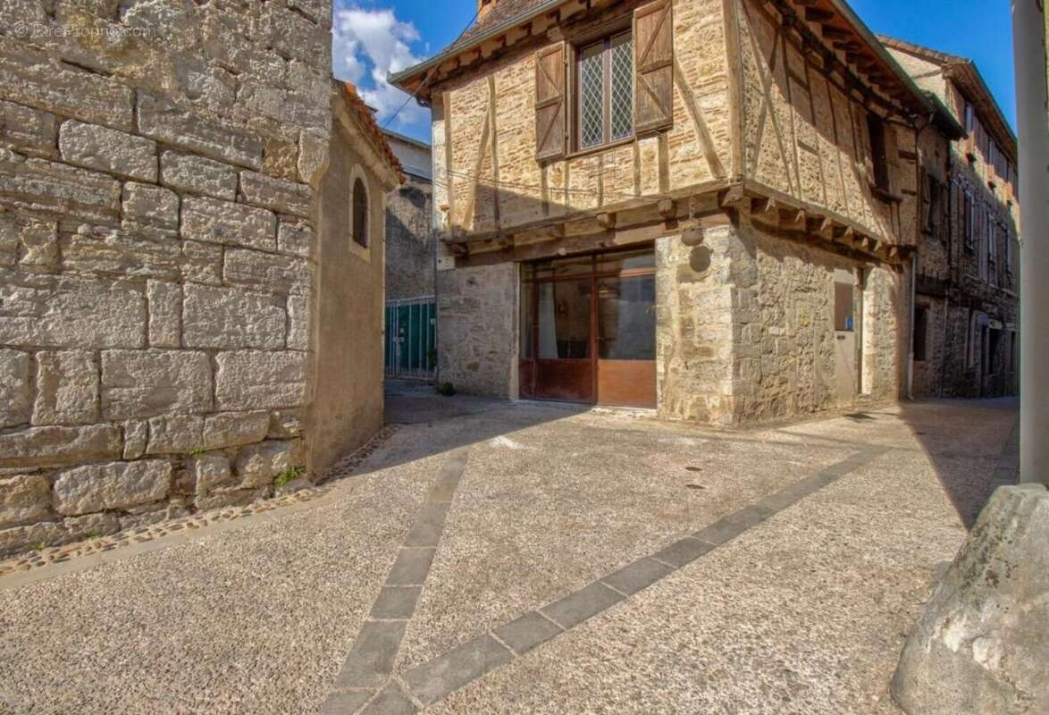 Immeuble avec cour - coeur de Cajarc - photo 5