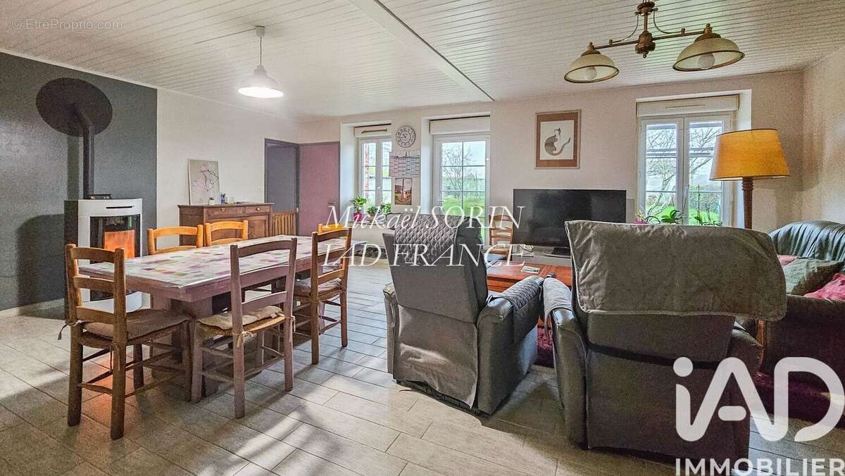 Photo 7 - Maison à LA CHAIZE-LE-VICOMTE