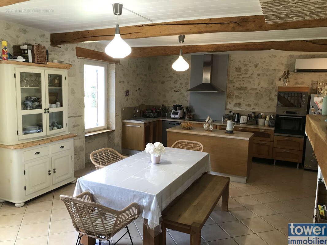 Maison à SAINT-PIERRE-DE-CLAIRAC