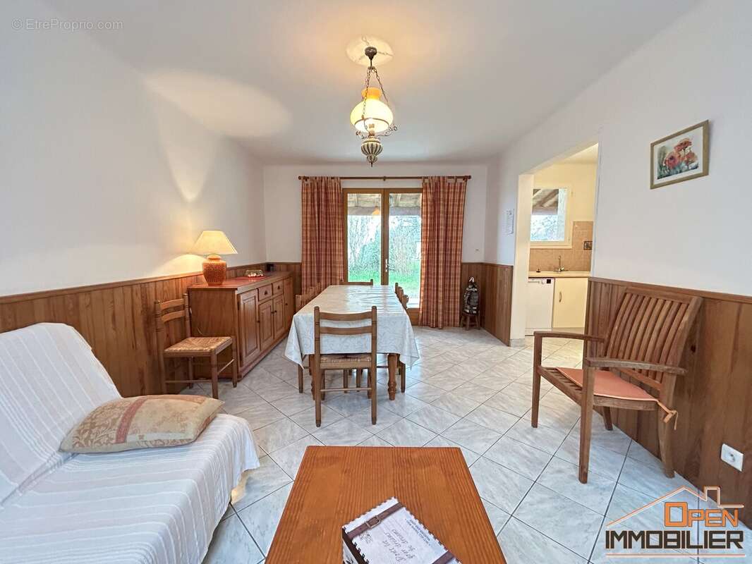 Maison à SAINT-JULIEN-DE-LAMPON