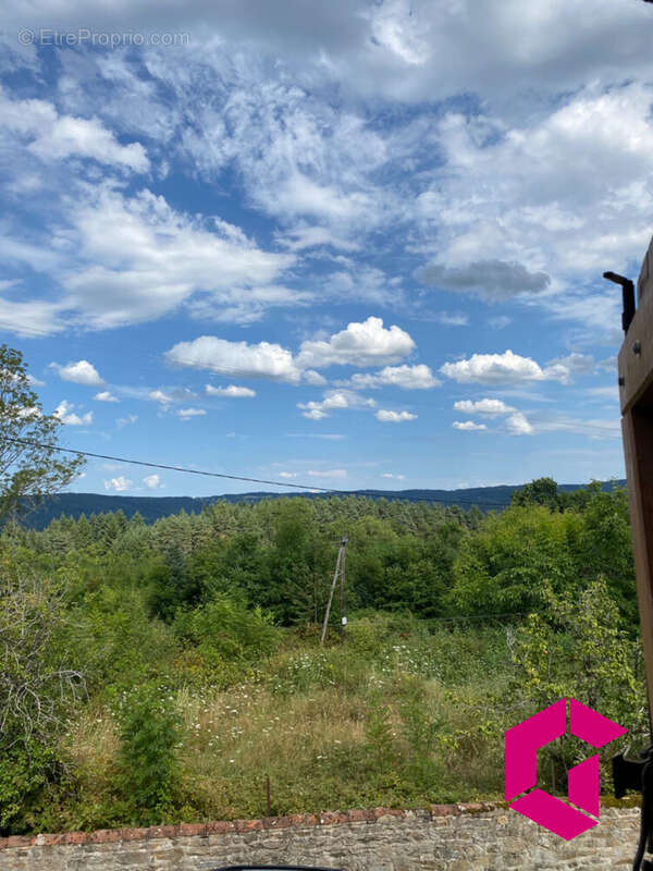 Maison à CHAMPAGNAC-LE-VIEUX