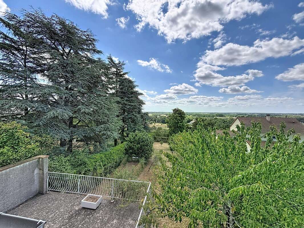Maison 89 m² à La Chaussee-Saint-Victor  - photo 8