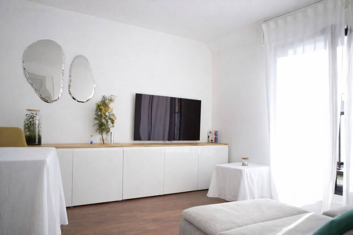 Appartement à PARIS-14E