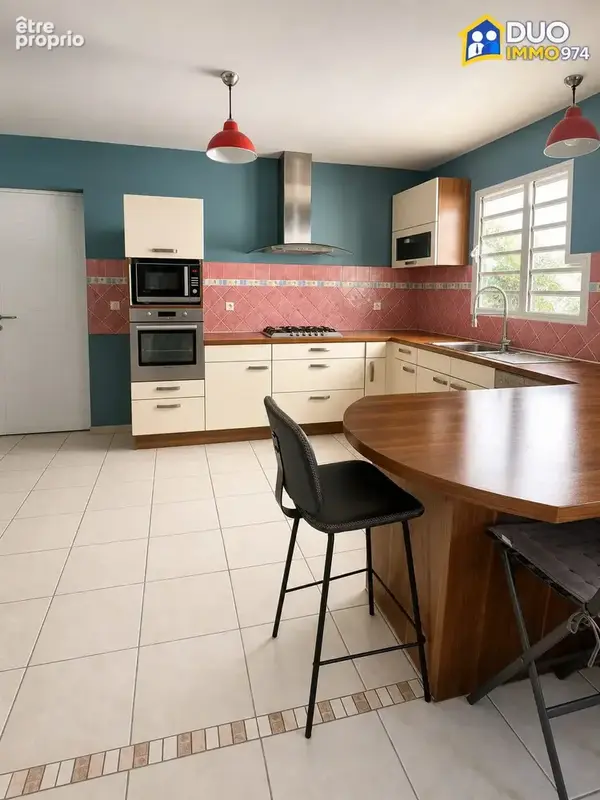 Maison 110 m² à Sainte-Suzanne  - photo 4