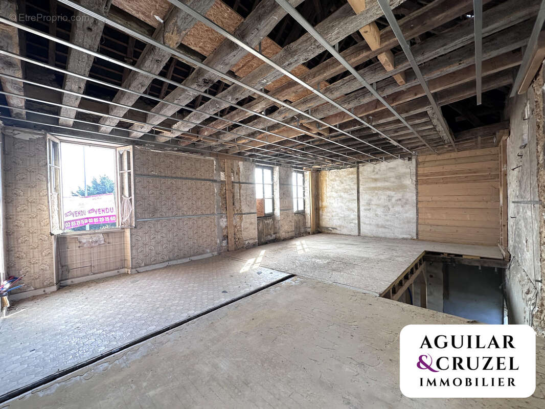 Maison à SAINT-GEORGES-SUR-MOULON