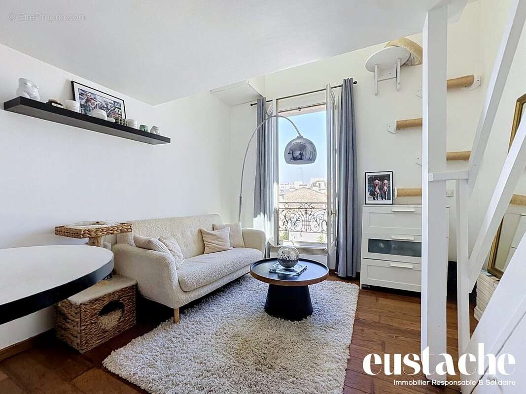 Appartement à PARIS-17E