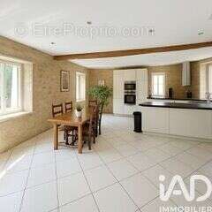 Photo 3 - Appartement à AUVERS-SUR-OISE