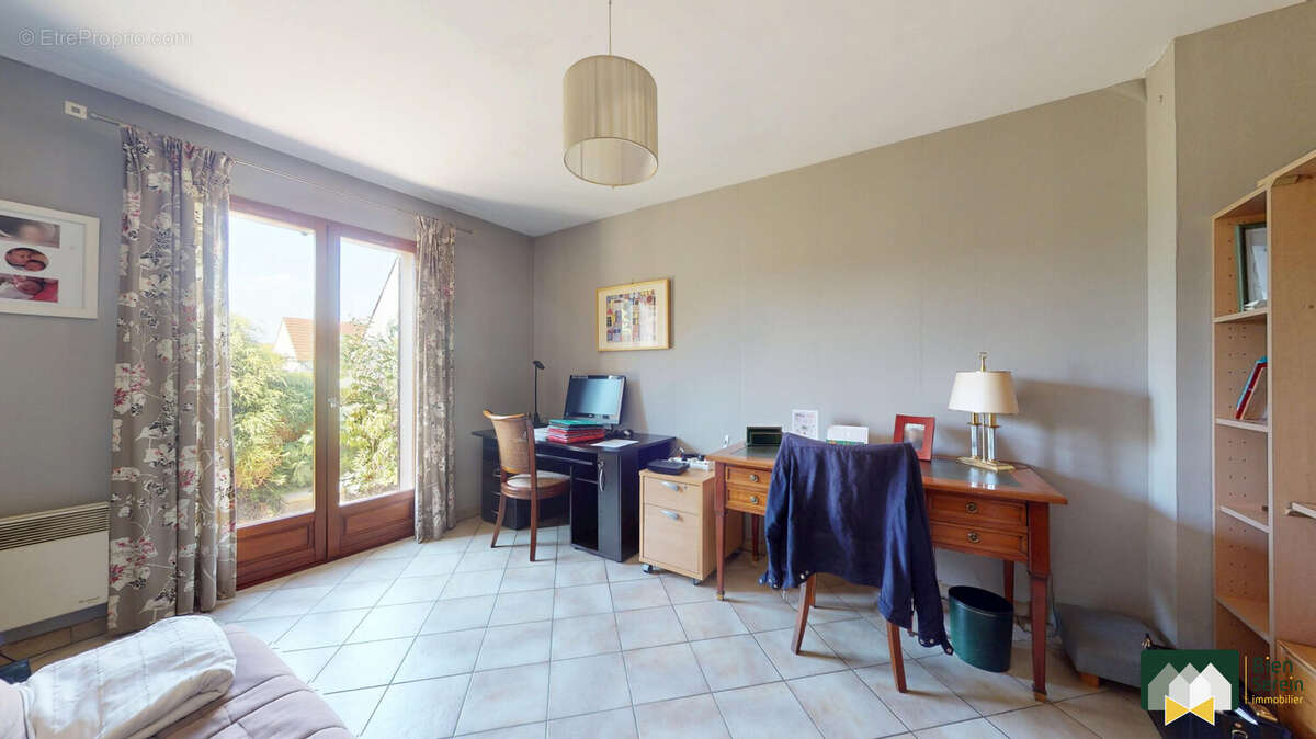 Maison à LEVES