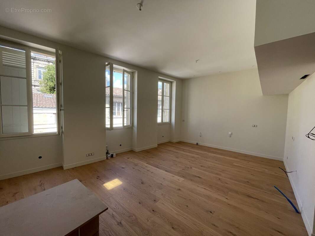 Appartement 880 m² à Bordeaux  - photo 9