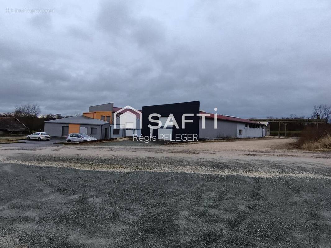 Photo 1 - Commerce à GRANDVILLARS